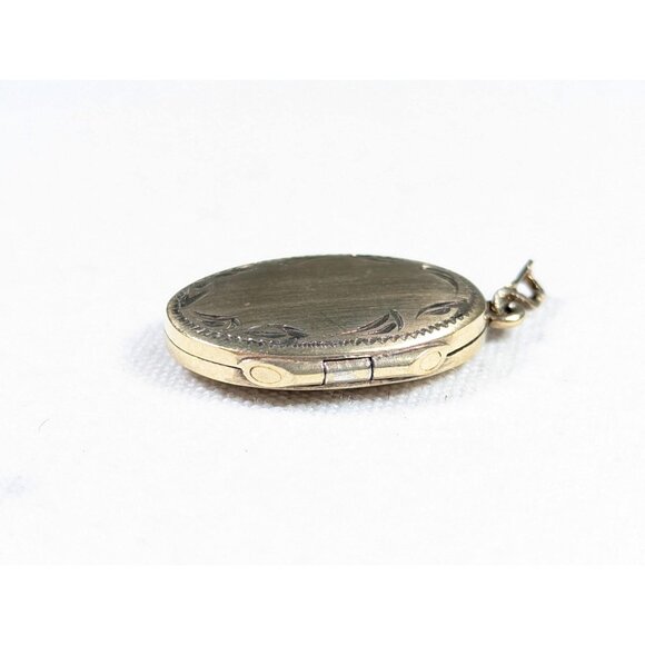 Classic oval gold plated photo locket, Gold Filled oval locket vintage picture - Picture 7 of 10